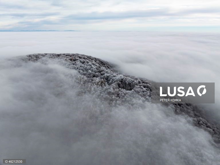 Paisagem de inverno no norte da Hungria