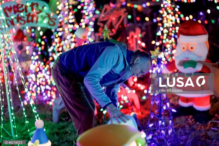 EUA: Iluminações natalícias nas casas do bairro em Atlanta