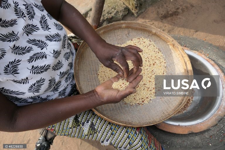 Moçambique: Venda de pasteis de feijão nas ruas de Maputo