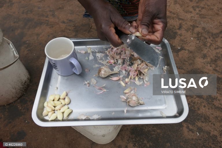 Moçambique: Venda de pasteis de feijão nas ruas de Maputo
