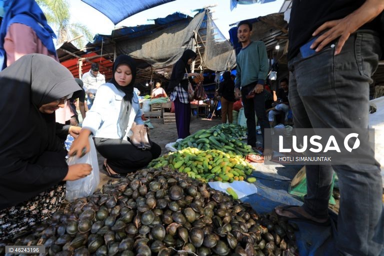 Indonésia: Mercado de rua em Aceh Besar