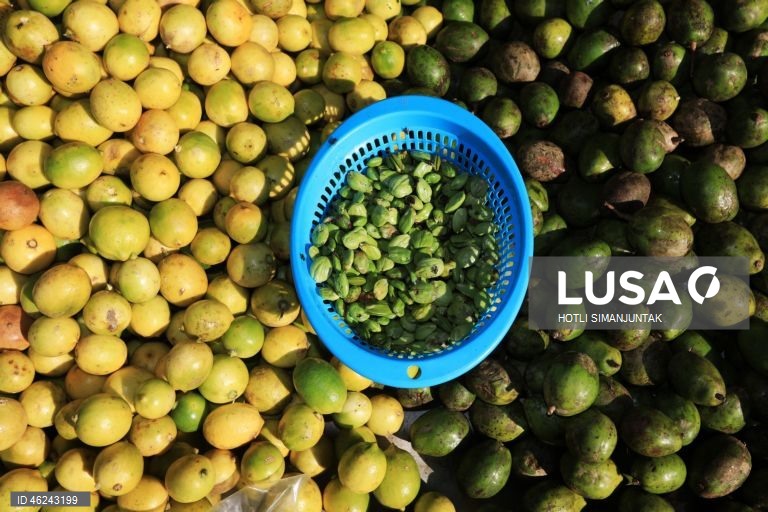 Indonésia: Mercado de rua em Aceh Besar