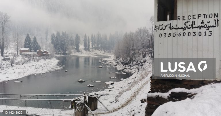 Neve na Caxemira paquistanesa