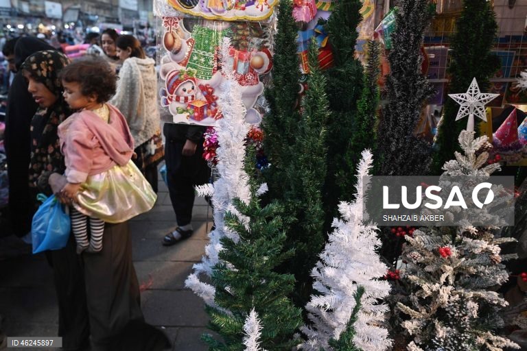 Paquistão: Preparativos para o Natal em Karachi