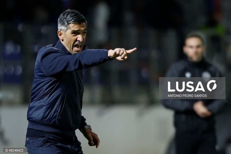 O FC Porto, com dois golos de Borja Sainz, venceu hoje folgadamente em Alverca 3-0, em jogo da 15.ª jornada da I Liga de futebol, prova que lidera provisoriamente, com oito pontos de avanço para o segundo.