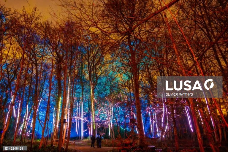 Festival de luzes Winter Floridylle no Jardim Botânico de Meise, em Meise, Bélgica. O festival de luzes acontece de 18 de dezembro de 2025 a 4 de janeiro de 2026.  