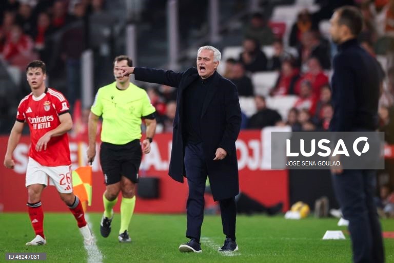 Um golo de Pavlidis, na conversão de uma grande penalidade, foi o suficiente para o Benfica vencer hoje na receção ao Famalicão por 1-0, em jogo da 15.ª jornada da I Liga de futebol.