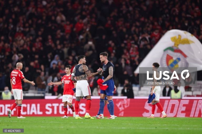 Um golo de Pavlidis, na conversão de uma grande penalidade, foi o suficiente para o Benfica vencer hoje na receção ao Famalicão por 1-0, em jogo da 15.ª jornada da I Liga de futebol.