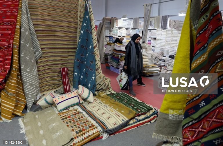 Tunes: 4ª Feira Nacional de Tapetes e Tecelagem Tradicional