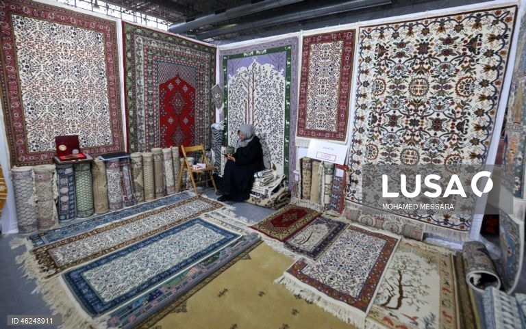 Tunes: 4ª Feira Nacional de Tapetes e Tecelagem Tradicional
