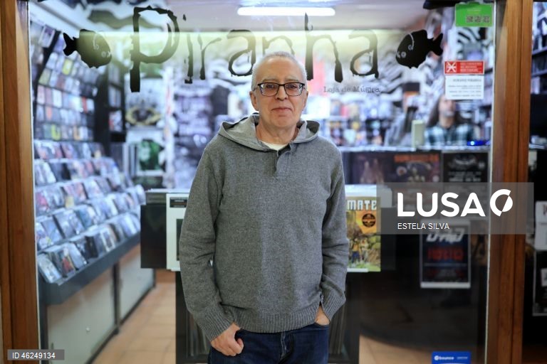 A loja de discos Piranha está a assinalar 30 anos de existência com um programa que inclui uma exposição, festas de escuta de discos e encontros com artistas, no Porto.
