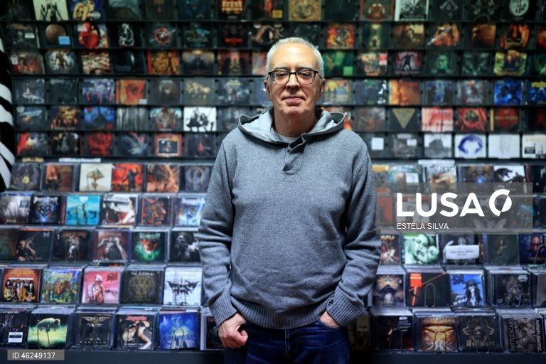 A loja de discos Piranha está a assinalar 30 anos de existência com um programa que inclui uma exposição, festas de escuta de discos e encontros com artistas, no Porto.