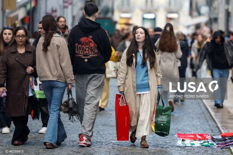 Reportagem fotográfica sobre o Natal, na Baixa de Lisboa, 23 de dezembro de 2025. ANTÓNIO PEDRO SANTOS/LUSA