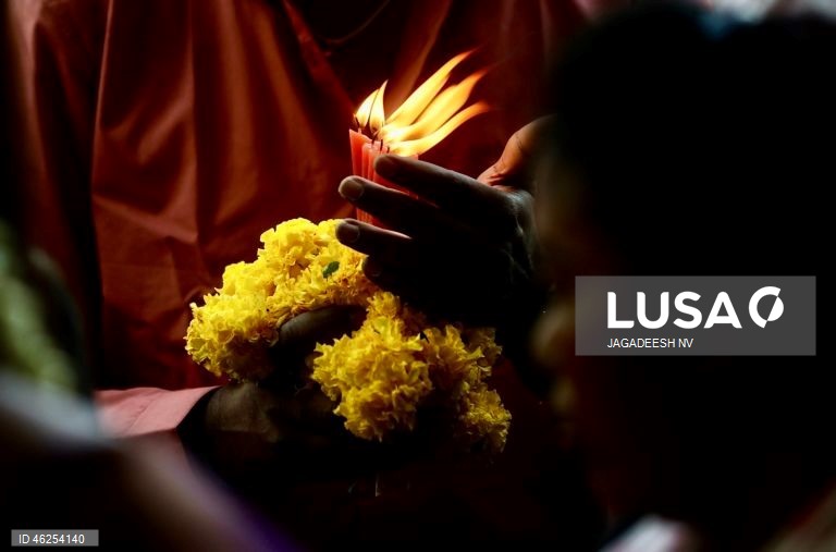 Cristãos celebram Natal em toda a Índia