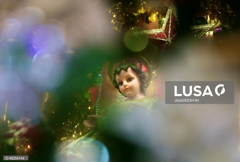 Cristãos celebram Natal em toda a Índia