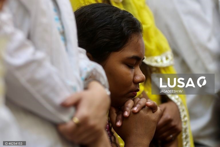 Cristãos celebram Natal em toda a Índia