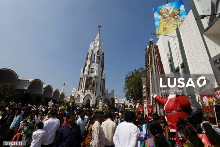 Cristãos celebram Natal em toda a Índia