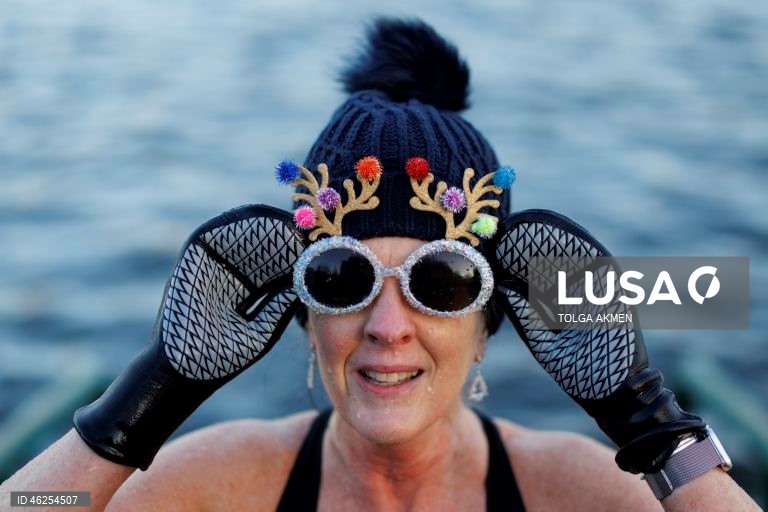 A corrida matinal de Natal do Serpentine Swimming Club é nadada em um percurso de 100 jardas (91,4 m) pela Peter Pan Cup, e acredita-se que seja a corrida de natação mais antiga do mundo. A corrida é realizada todos os anos desde 1864, com a única exceção de 2020.