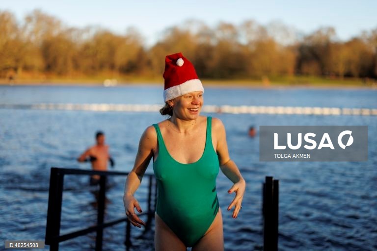 A corrida matinal de Natal do Serpentine Swimming Club é nadada em um percurso de 100 jardas (91,4 m) pela Peter Pan Cup, e acredita-se que seja a corrida de natação mais antiga do mundo. A corrida é realizada todos os anos desde 1864, com a única exceção de 2020.