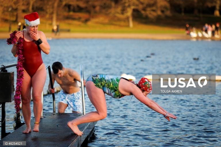 A corrida matinal de Natal do Serpentine Swimming Club é nadada em um percurso de 100 jardas (91,4 m) pela Peter Pan Cup, e acredita-se que seja a corrida de natação mais antiga do mundo. A corrida é realizada todos os anos desde 1864, com a única exceção de 2020.