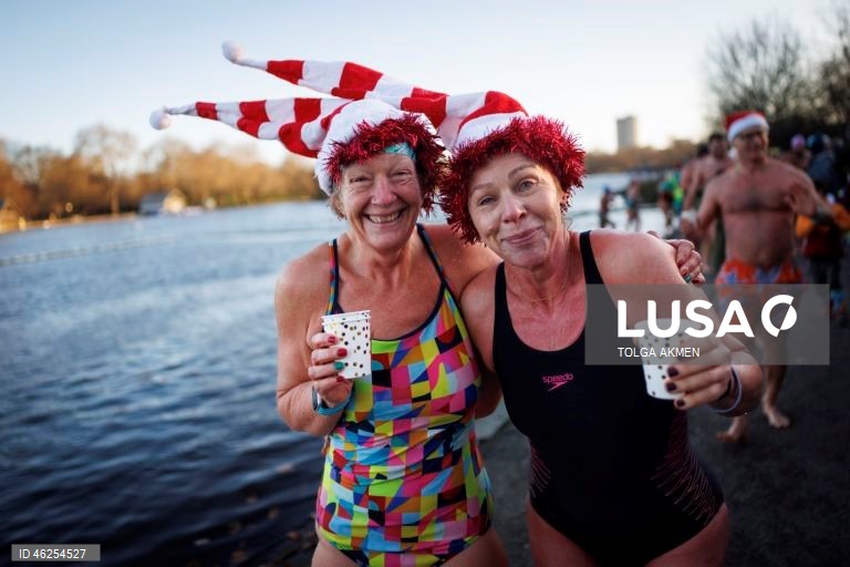 A corrida matinal de Natal do Serpentine Swimming Club é nadada em um percurso de 100 jardas (91,4 m) pela Peter Pan Cup, e acredita-se que seja a corrida de natação mais antiga do mundo. A corrida é realizada todos os anos desde 1864, com a única exceção de 2020.