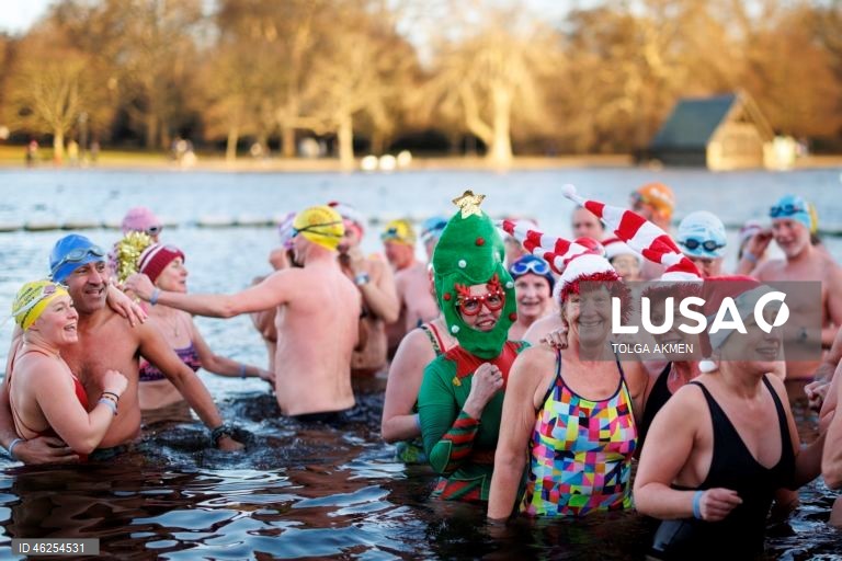 A corrida matinal de Natal do Serpentine Swimming Club é nadada em um percurso de 100 jardas (91,4 m) pela Peter Pan Cup, e acredita-se que seja a corrida de natação mais antiga do mundo. A corrida é realizada todos os anos desde 1864, com a única exceção de 2020.