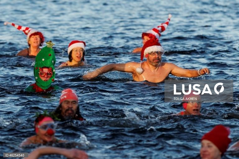 A corrida matinal de Natal do Serpentine Swimming Club é nadada em um percurso de 100 jardas (91,4 m) pela Peter Pan Cup, e acredita-se que seja a corrida de natação mais antiga do mundo. A corrida é realizada todos os anos desde 1864, com a única exceção de 2020.