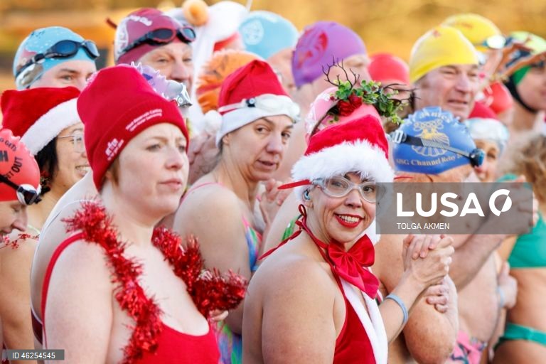 A corrida matinal de Natal do Serpentine Swimming Club é nadada em um percurso de 100 jardas (91,4 m) pela Peter Pan Cup, e acredita-se que seja a corrida de natação mais antiga do mundo. A corrida é realizada todos os anos desde 1864, com a única exceção de 2020.