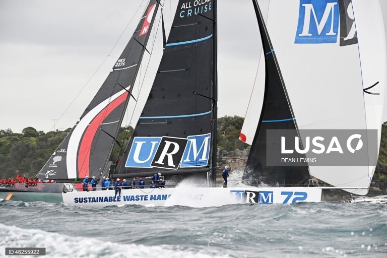 Largada da regata Sydney-Hobart 2025 no Cruising Yacht Club of Australia, em Sydney, Austrália.