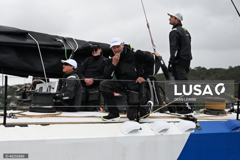 Largada da regata Sydney-Hobart 2025 no Cruising Yacht Club of Australia, em Sydney, Austrália.