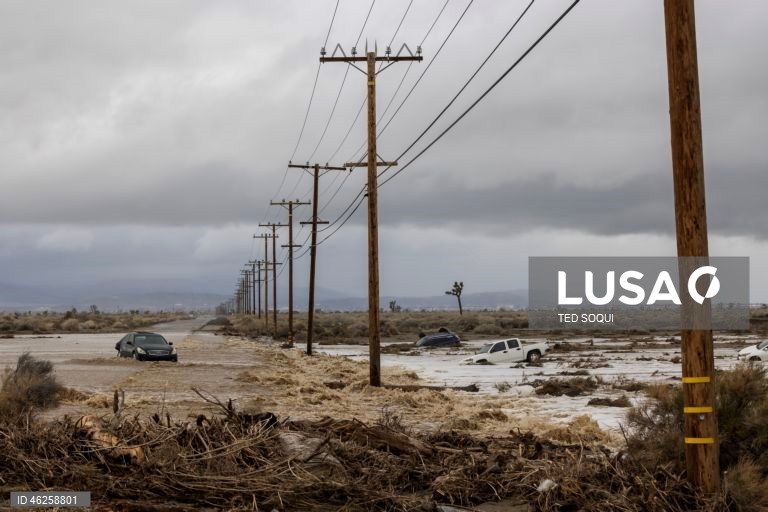 EUA: Chuvas no sul da Califórnia causam inundações e deslizamentos de terra