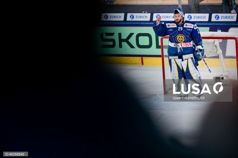 Suíça: Hóquei no gelo Spengler Cup 2025 - Collegiate Selects vs Sparta Praga