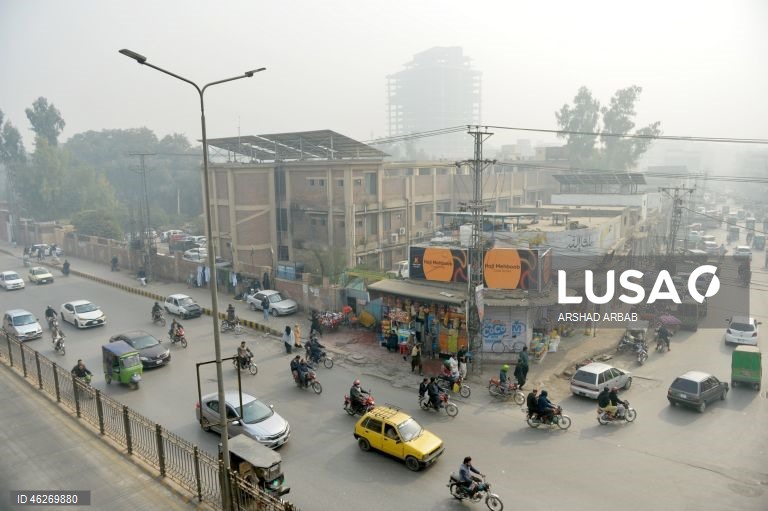 Paquistão: Nevoeiro em Peshawar