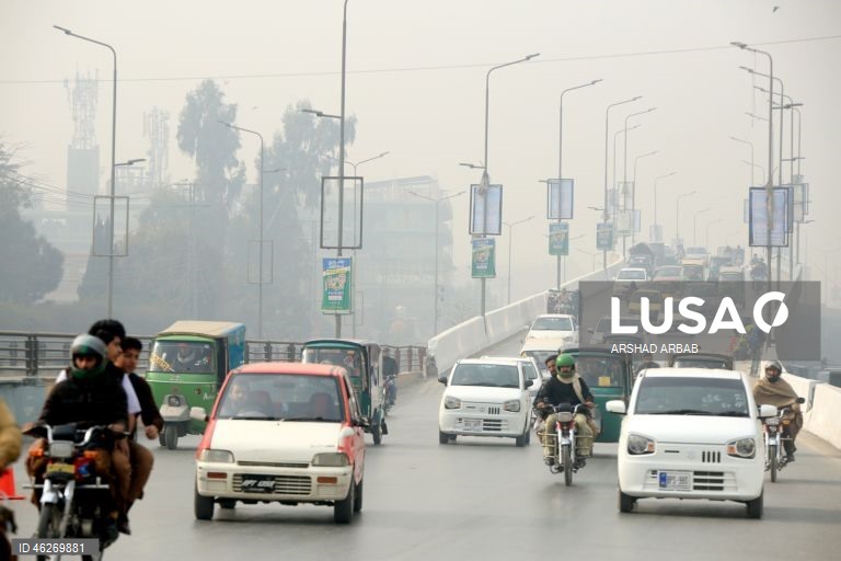Paquistão: Nevoeiro em Peshawar