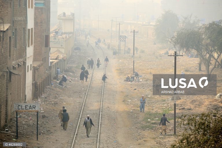 Paquistão: Nevoeiro em Peshawar