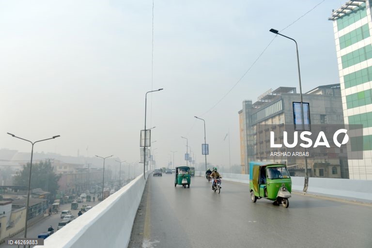 Paquistão: Nevoeiro em Peshawar