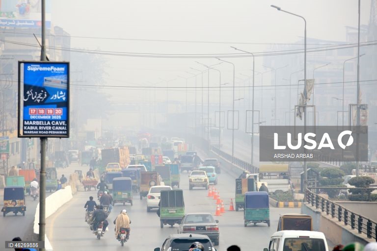 Paquistão: Nevoeiro em Peshawar