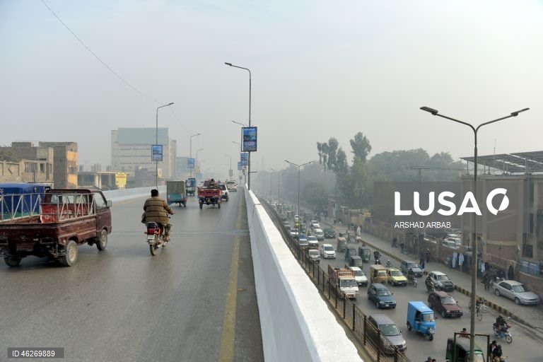 Paquistão: Nevoeiro em Peshawar