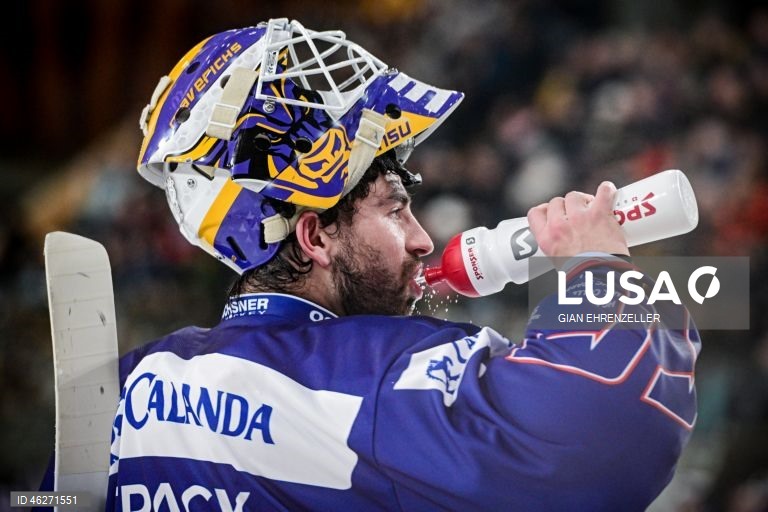 Suíça: Hóquei no gelo Spengler Cup 2025 - Collegiate Selects vs Sparta Praga