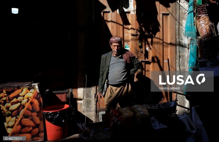 Iémen: A vida quotidiana em Sana durante o conflito que recentemente eclodiu entre o governo iemenita apoiado pela Arábia Saudita e os separatistas do sul