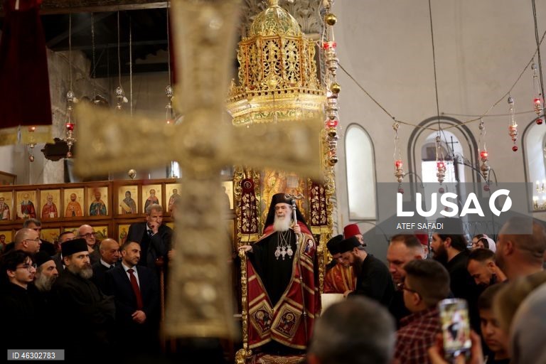 Palestina: Cristãos ortodoxos celebram o nascimento de Jesus Cristo na Igreja da Navidade em Belém