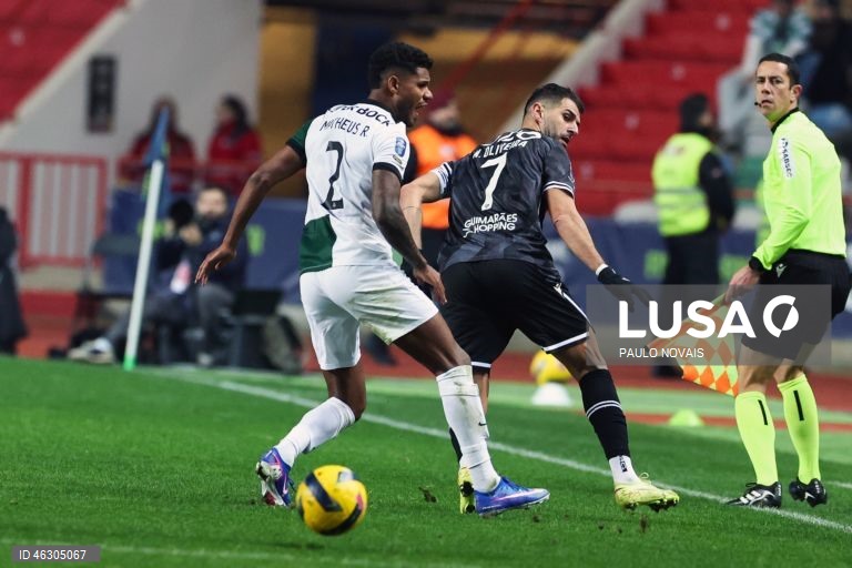 Futebol: Vitória de Guimarães vence o Sporting nas meias finais da Taça da Liga 