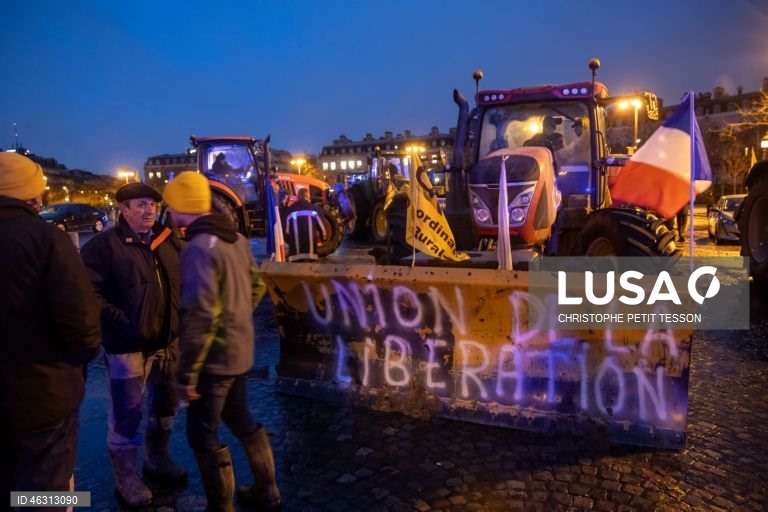 França: Agricultores protestam contra acordo com o Mercosul em Paris