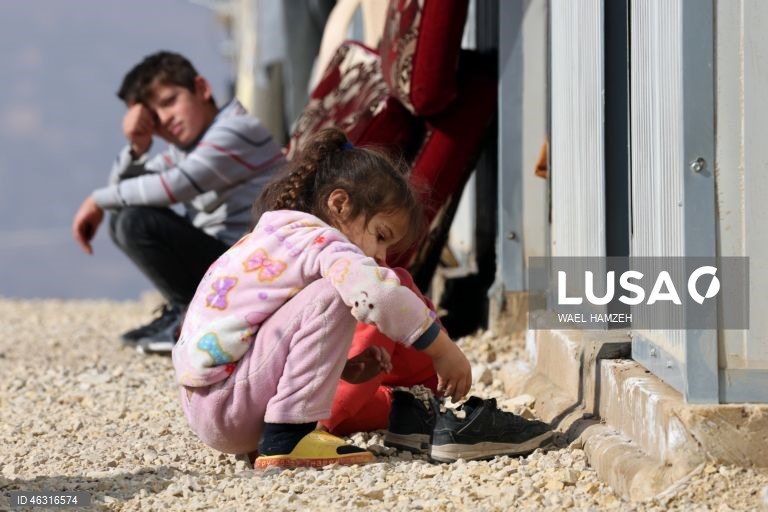 Líbano: Campo de refugiados no Vale de Bekaa