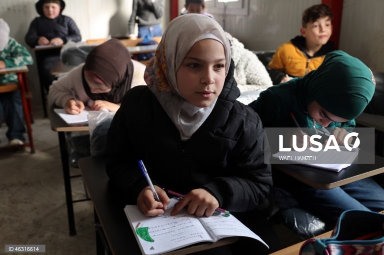 Líbano: Campo de refugiados no Vale de Bekaa