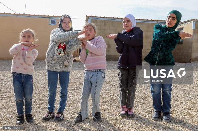 Líbano: Campo de refugiados no Vale de Bekaa