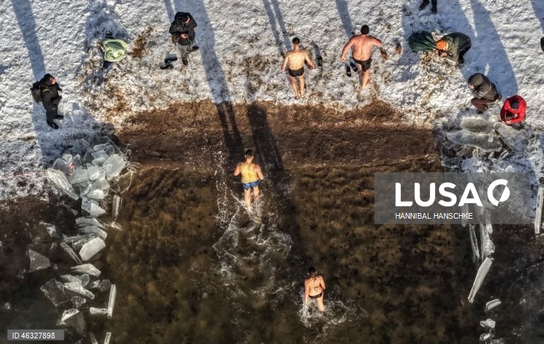 Alemanha: 40º carnaval no gelo.