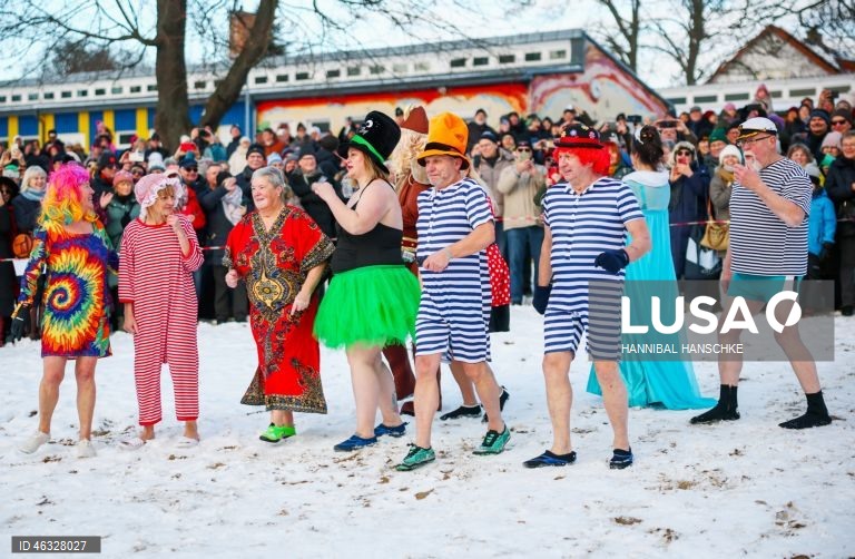 Alemanha: 40º carnaval no gelo.