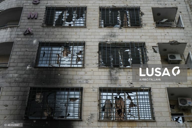 Síria: vida quotidiana em Aleppo após confrontos entre forças curdas e tropas do governo.