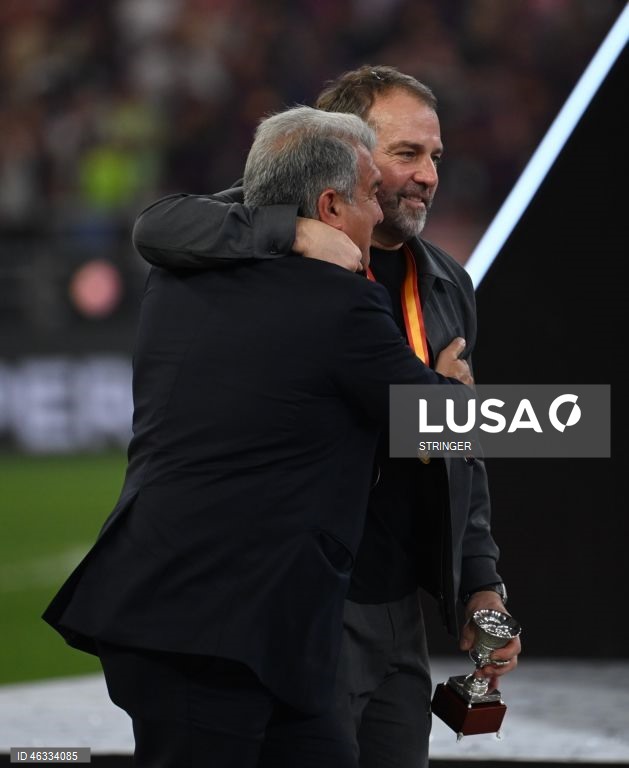 O FC Barcelona conquistou hoje a 16.ª Supertaça de Espanha de futebol da sua história, reforçando o estatuto de recordista, após vencer o eterno rival Real Madrid (3-2), com um ‘bis’ do internacional brasileiro Raphinha.